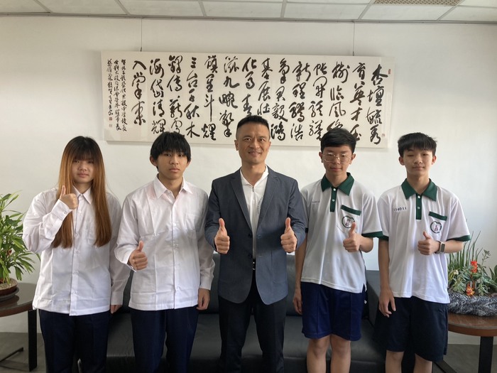 ★自主移動機器人職類青少年組★ 第3名：訊一甲呂O甫、莊O澄(晉級全國賽) 佳作：801張O爍、701徐O倫 ◎感謝黃新福教練、黃正鈞老師指導