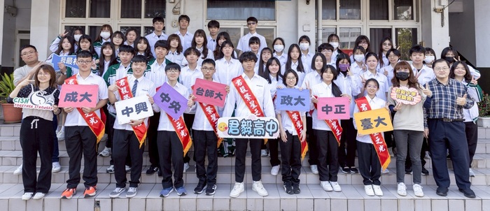 繁星推薦錄取率89%，遠勝全國！感謝高三導師、任課老師殷殷指導！